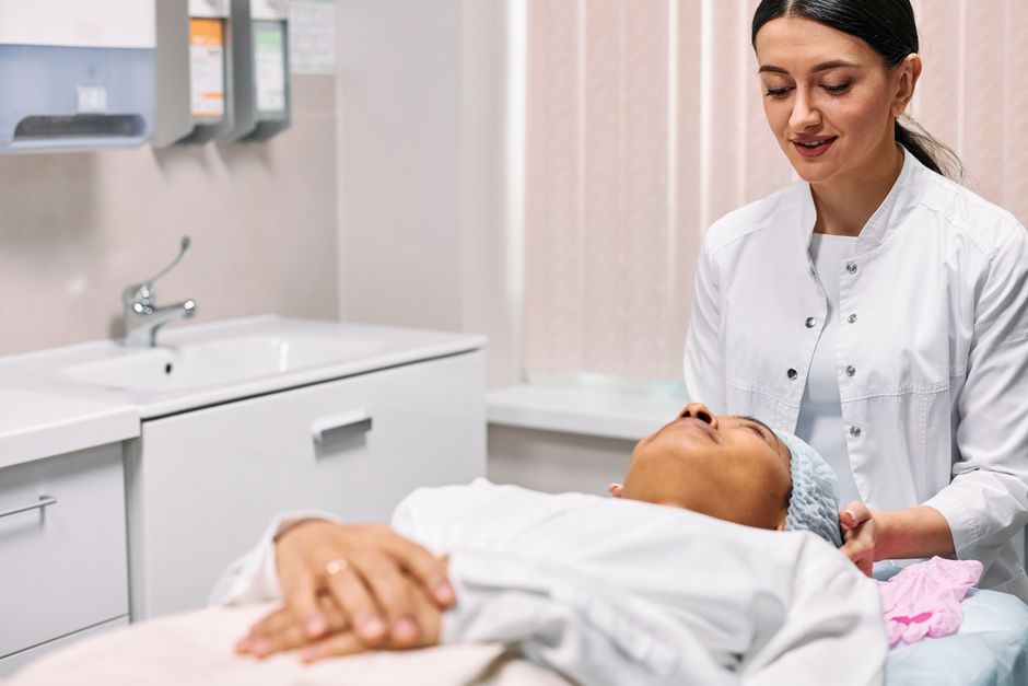 Bí quyết Chăm sóc Da Chuẩn Y Khoa: Hướng dẫn từ BS. Bùi Nguyễn Thục Đoan