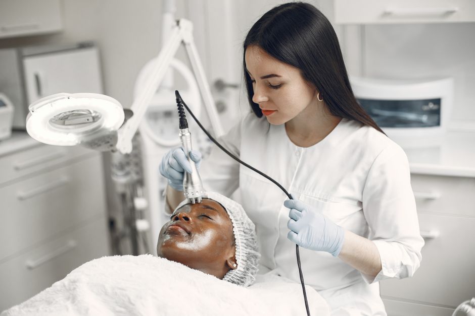 Bí quyết Chăm sóc Da toàn diện: Lộ trình từ BS. Thục Đoan
