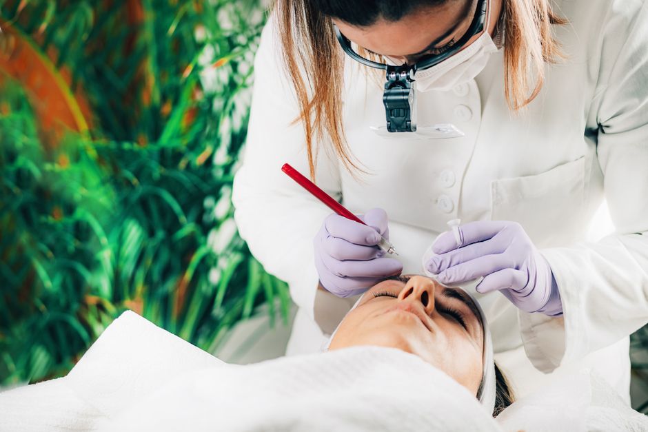 cách trị mụn — chống nắng & phục hồi