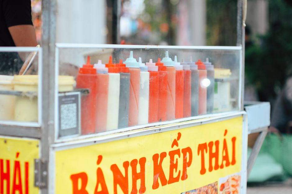 Các loại kem chống nắng khác nhau trên kệ