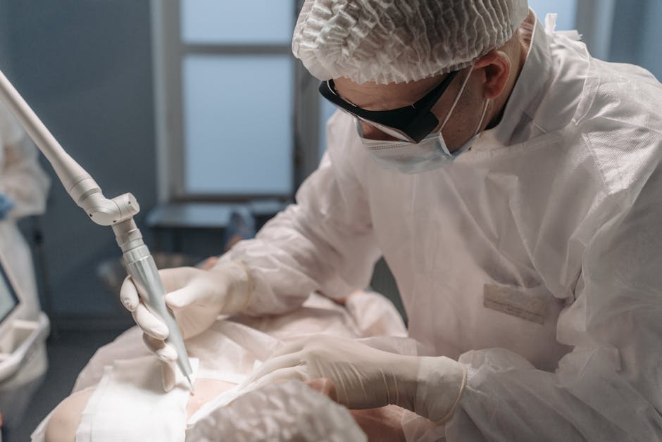 Thiết bị laser trị nám hiện đại trong phòng khám da liễu