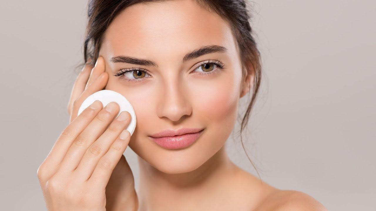 Tẩy tế bào chết hóa học làm sạch sâu và an toàn cho da.