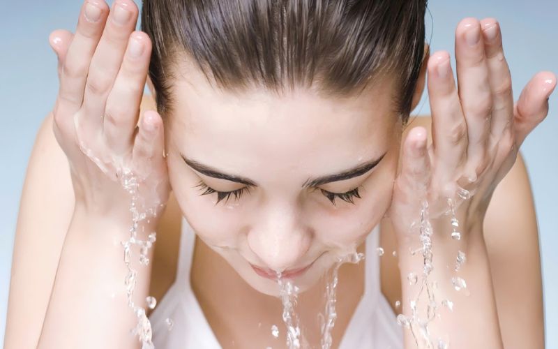 Tại sao rửa mặt lại là bước quan trọng trong chăm sóc da