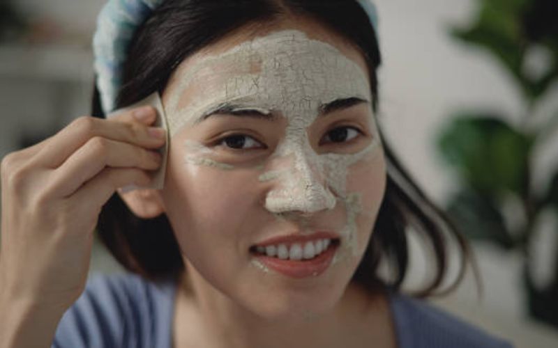 Tẩy tế bào chết cũng là một phần giúp ngăn ngừa mụn